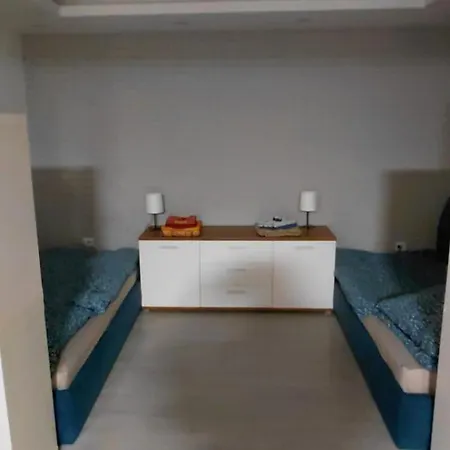 Capsulehotel Tivoli Dz *